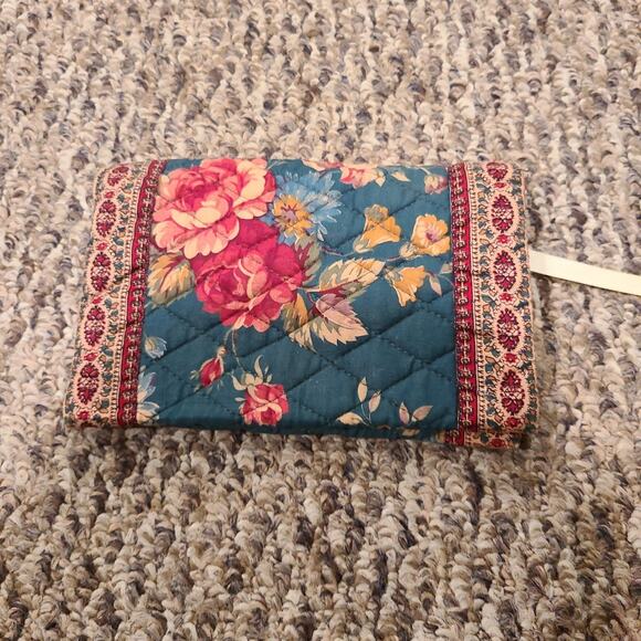 Vera Bradley 8x5 inch Quilted Wallet / Dust Jacket Vintage Pattern Rosie Toile - Picture 2 of 5
